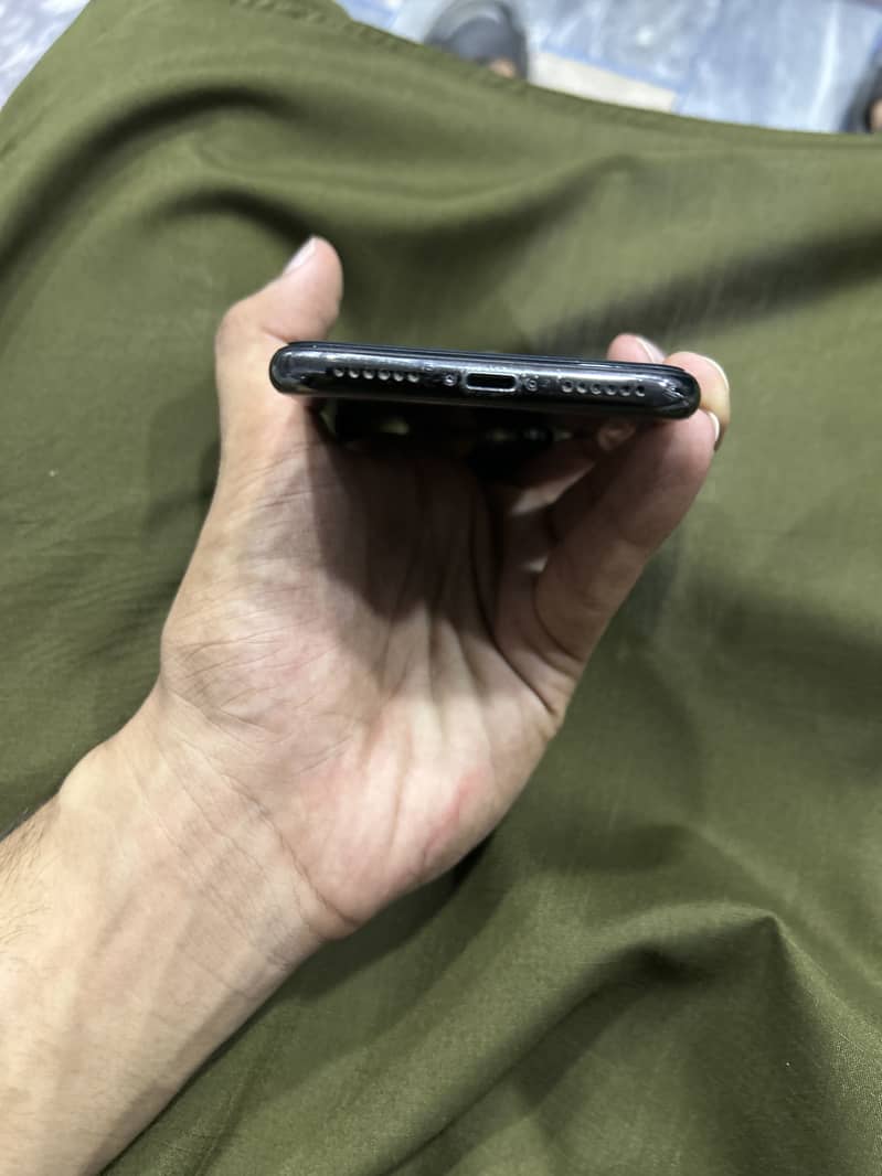 Apple iPhone X 3