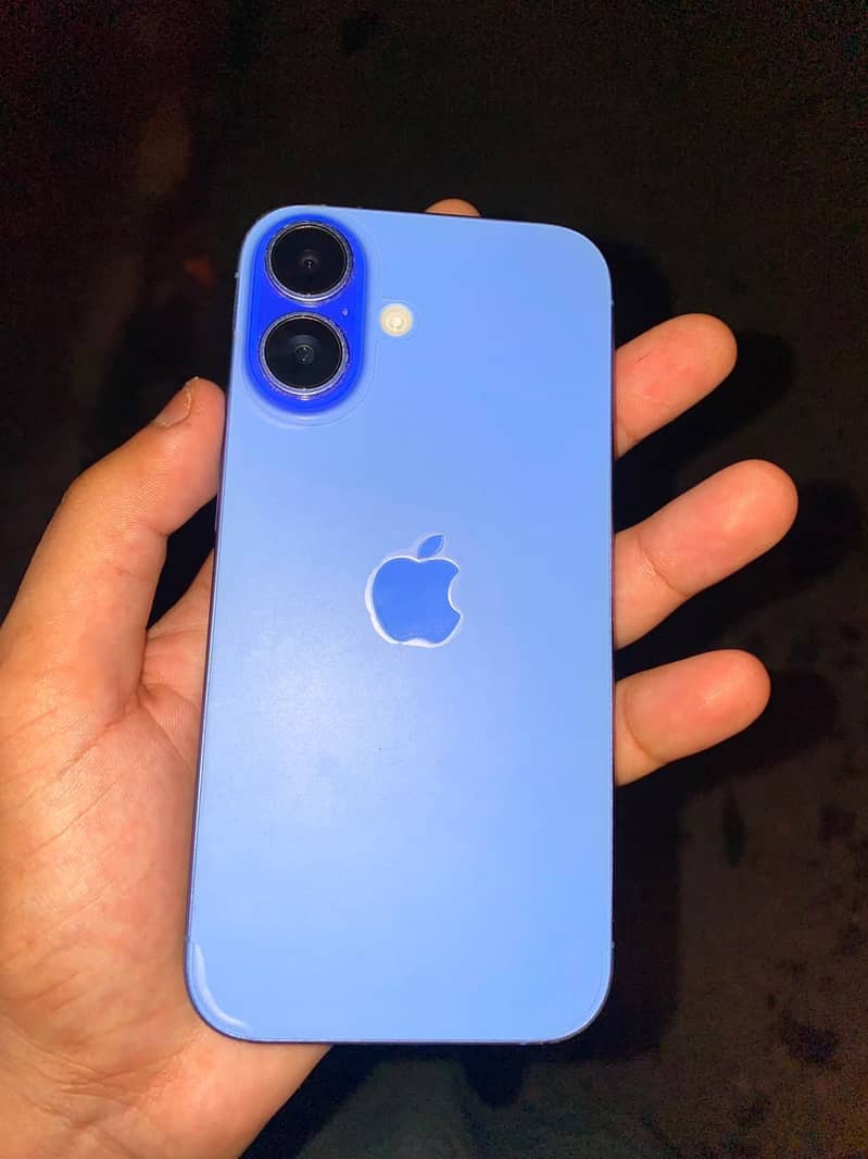 Apple iPhone 16 0