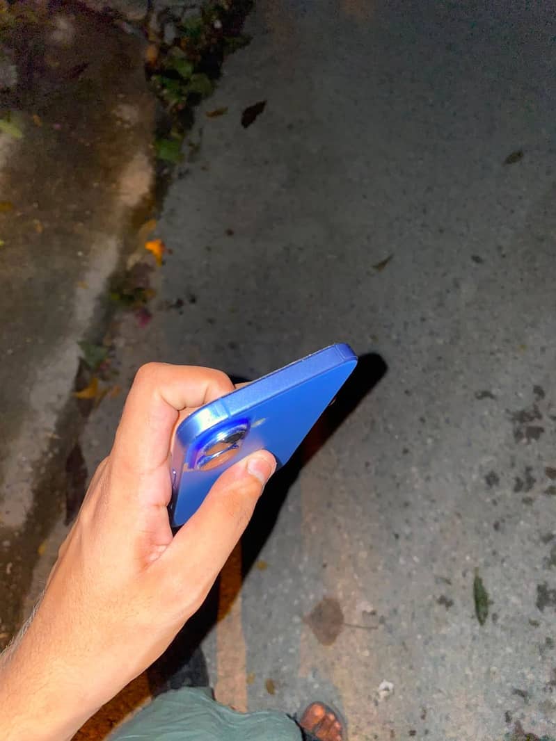 Apple iPhone 16 1