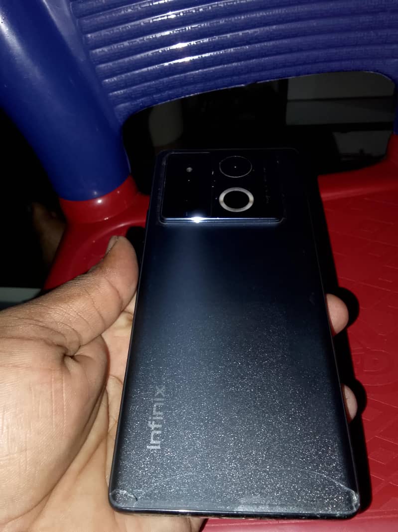 Infinix Note 40 Pro 4