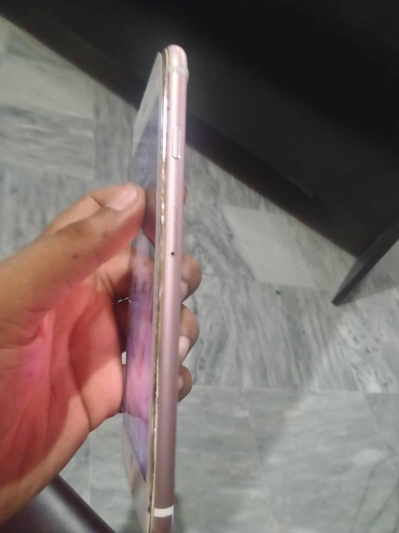 Apple iPhone 7 2