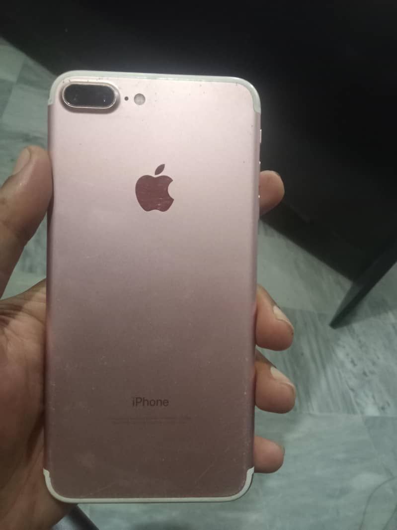 Apple iPhone 7 3