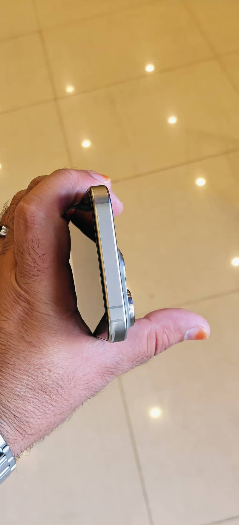 Apple iPhone 15 Pro 2