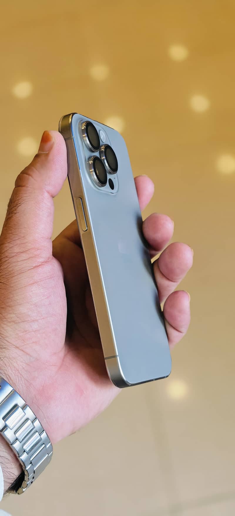 Apple iPhone 15 Pro 3