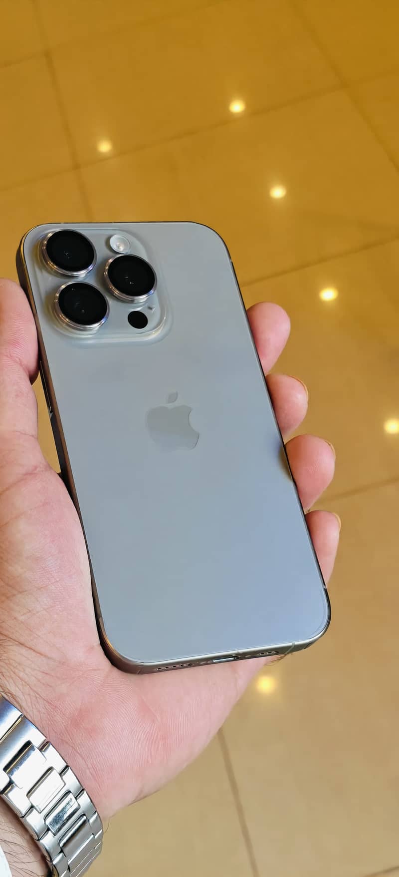 Apple iPhone 15 Pro 7