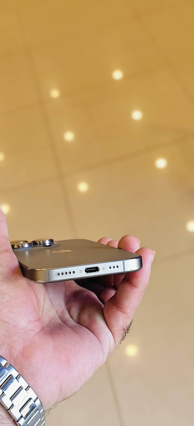 Apple iPhone 15 Pro 9