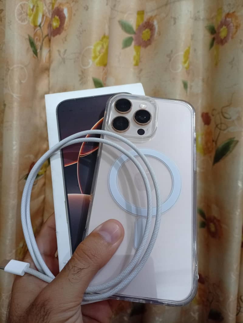 Apple iPhone 16 Pro Max 3