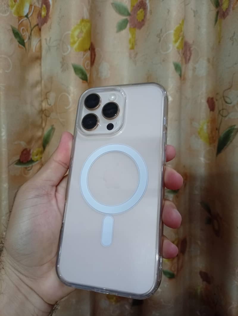 Apple iPhone 16 Pro Max 6