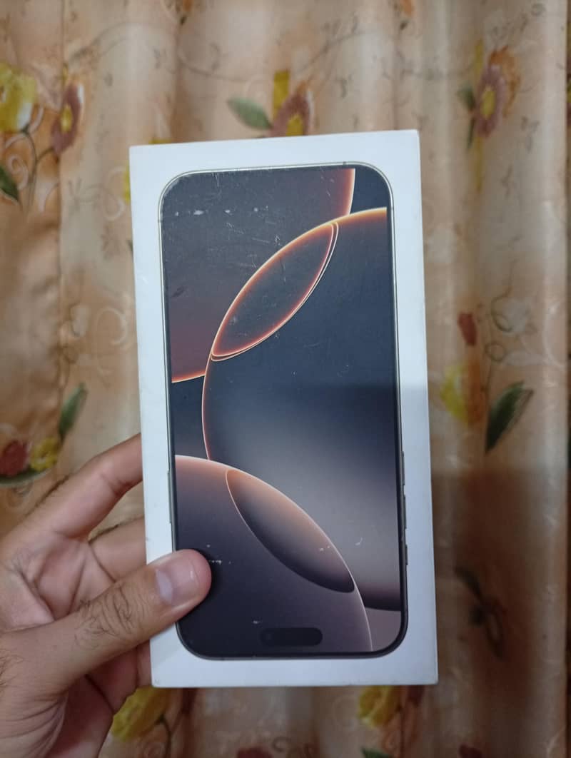 Apple iPhone 16 Pro Max 10