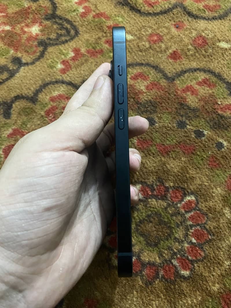 Apple iPhone 14 3