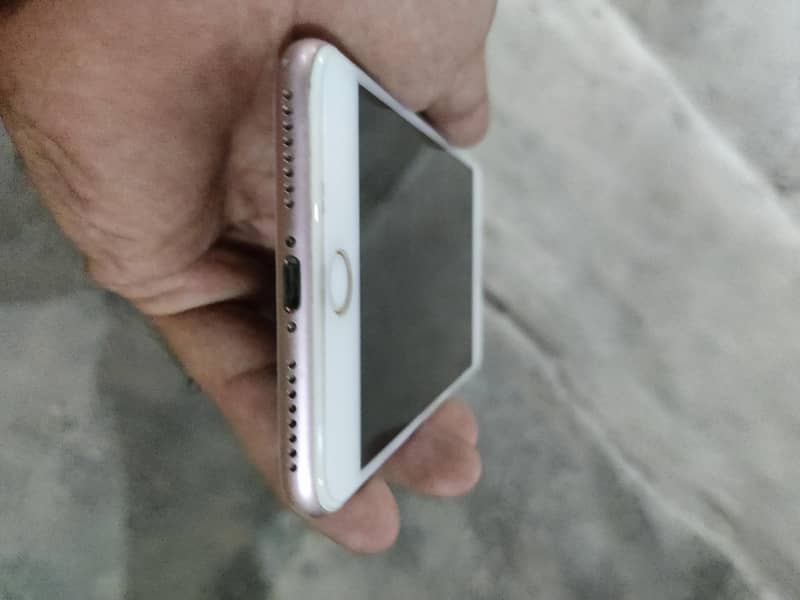 Apple iPhone 7 Plus 2