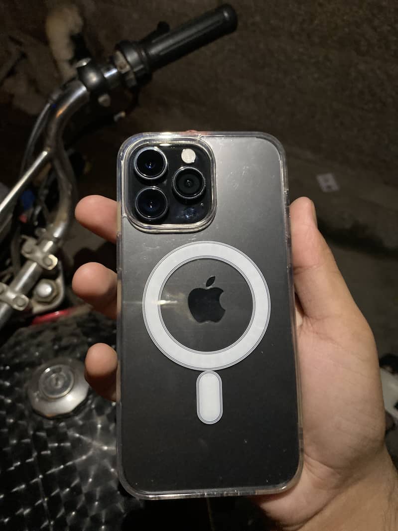 Apple iPhone 14 Pro Max 0