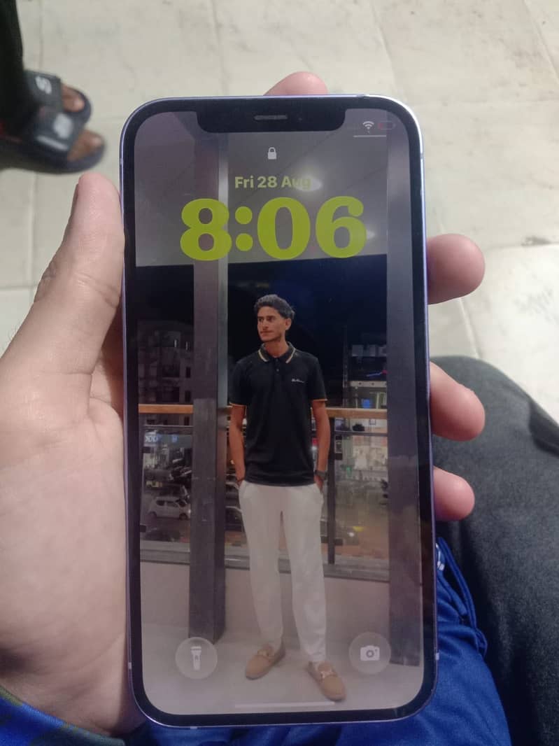 iPhone 12 0