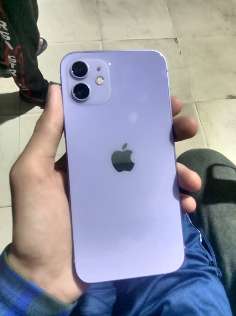 iPhone 12 3