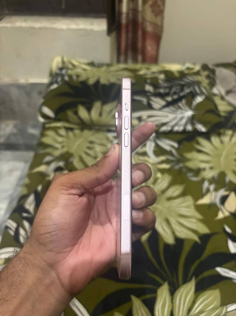 Apple iPhone 15 plus 2