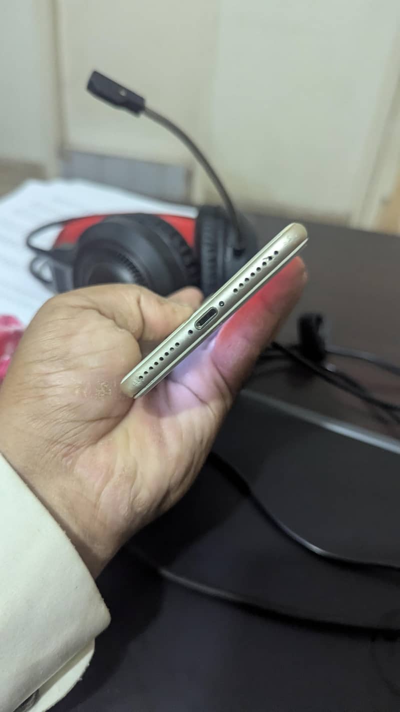 Apple iPhone 7 Plus 1