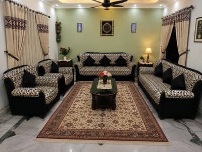 Beautiful 7 Seater Sofa Set – Excellent Condition | Stylish Design