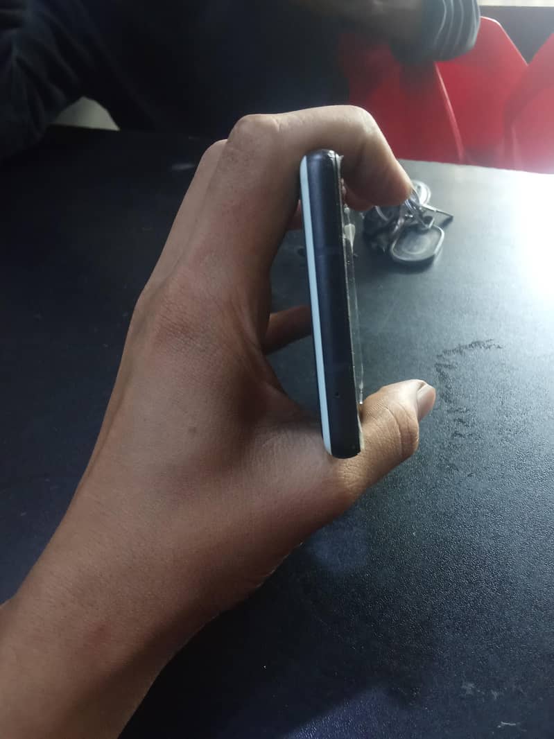 Google Pixel 6a 5