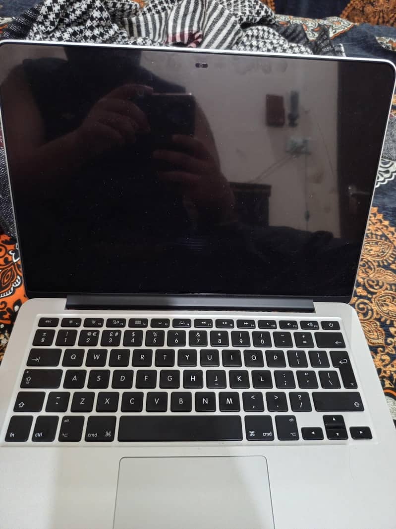 MacBook Pro 0