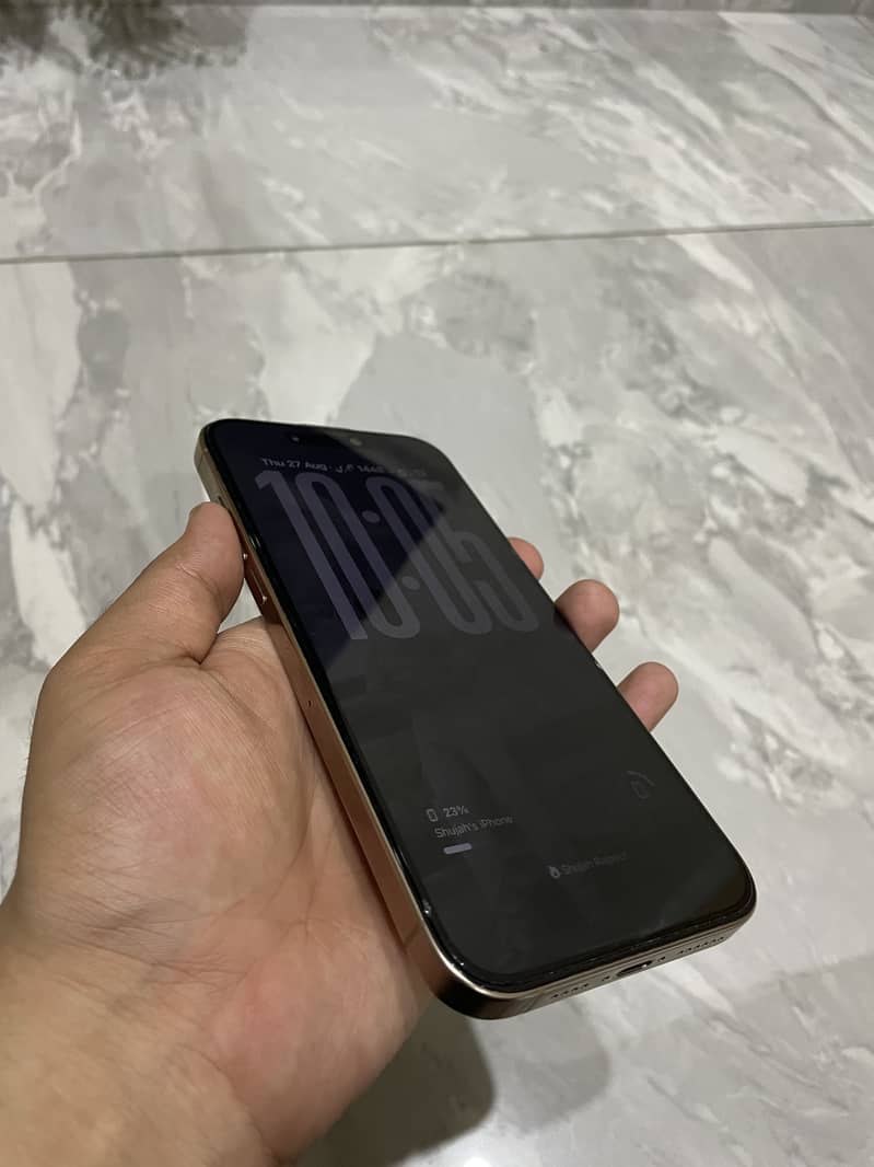 iPhone 16 pro max 1