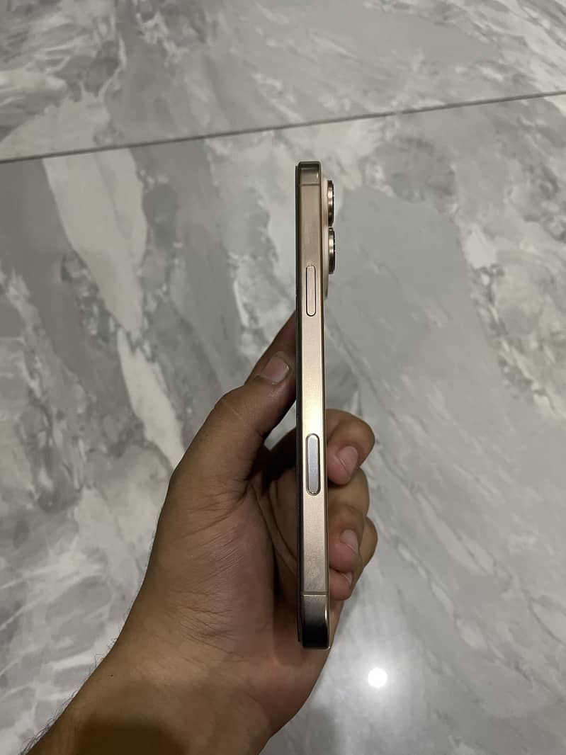iPhone 16 pro max 2