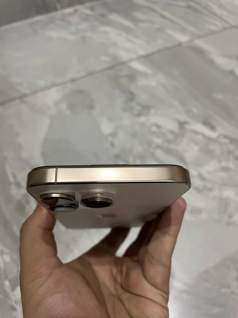 iPhone 16 pro max 3