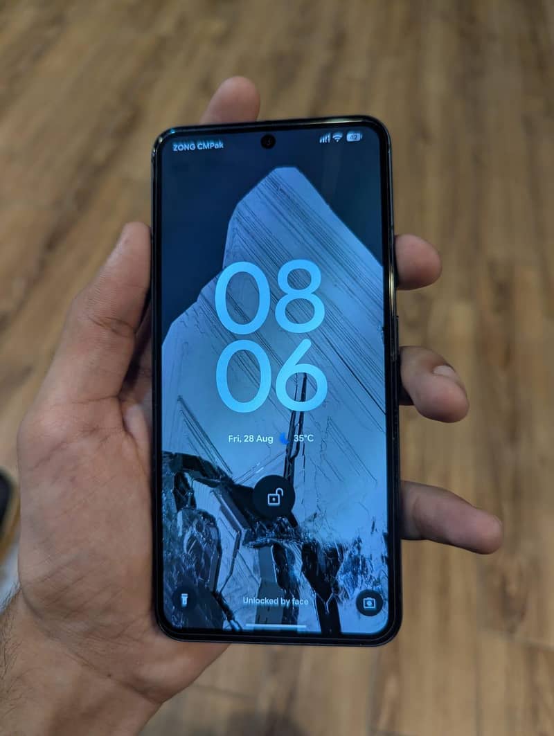 Google Pixel 8 5