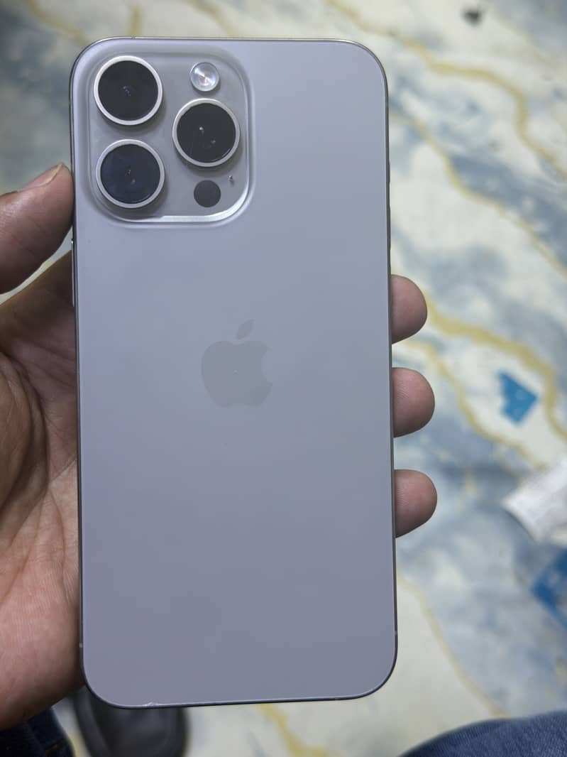 Apple iPhone 15 Pro Max 0