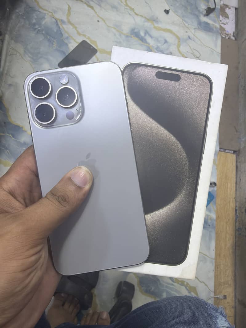 Apple iPhone 15 Pro Max 1