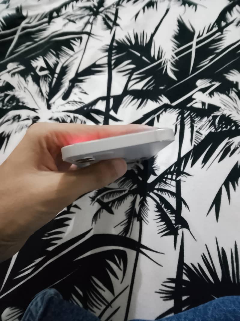 Apple iPhone 12 6