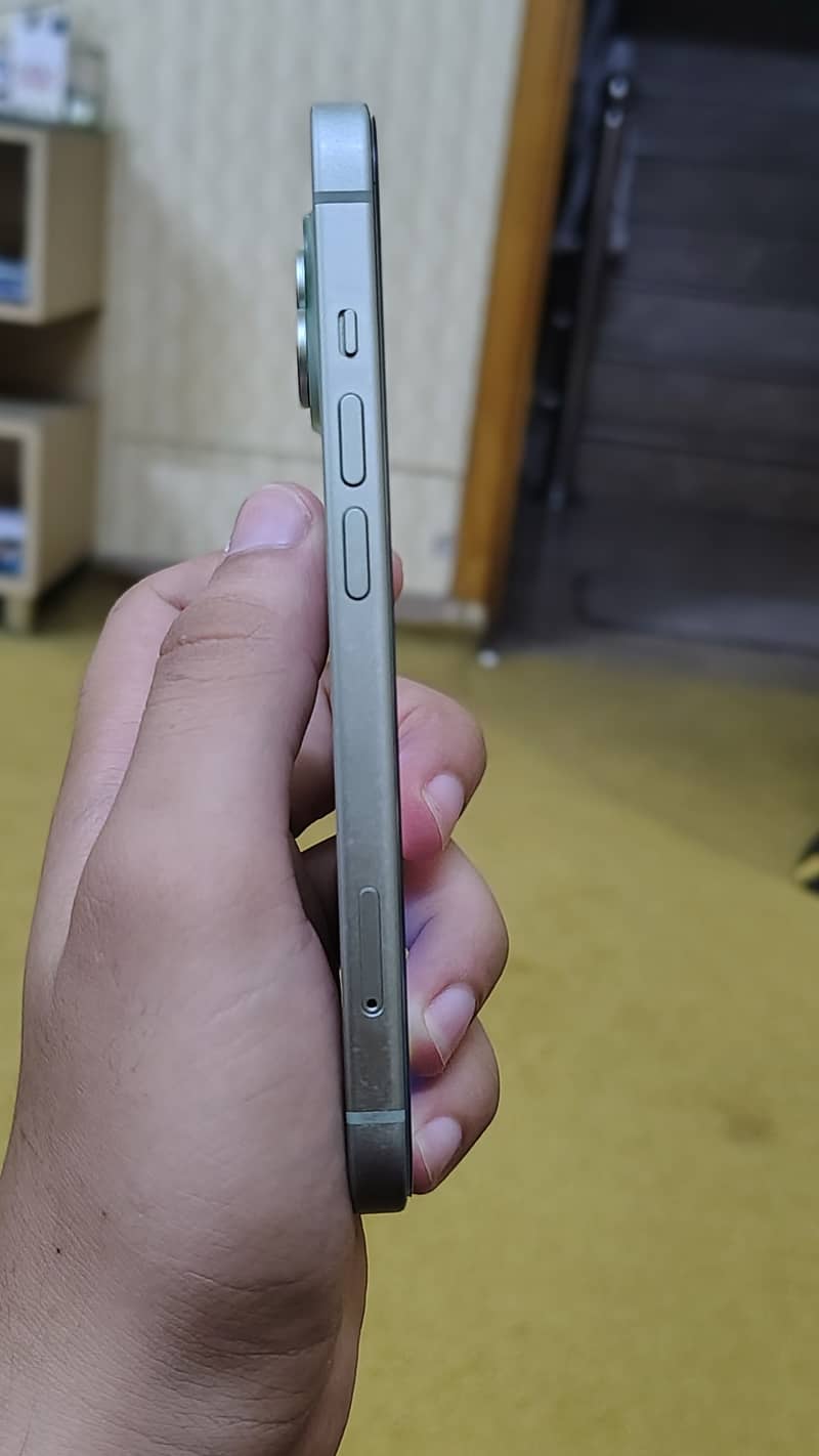 Apple iPhone 15 6