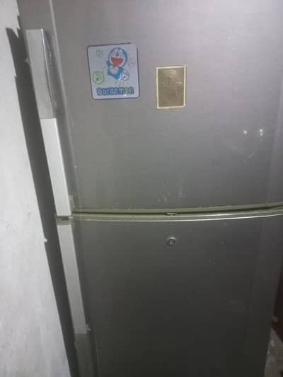 Dawlance Fridge Medium Size For Sale (Gas Leak, Repair Required)