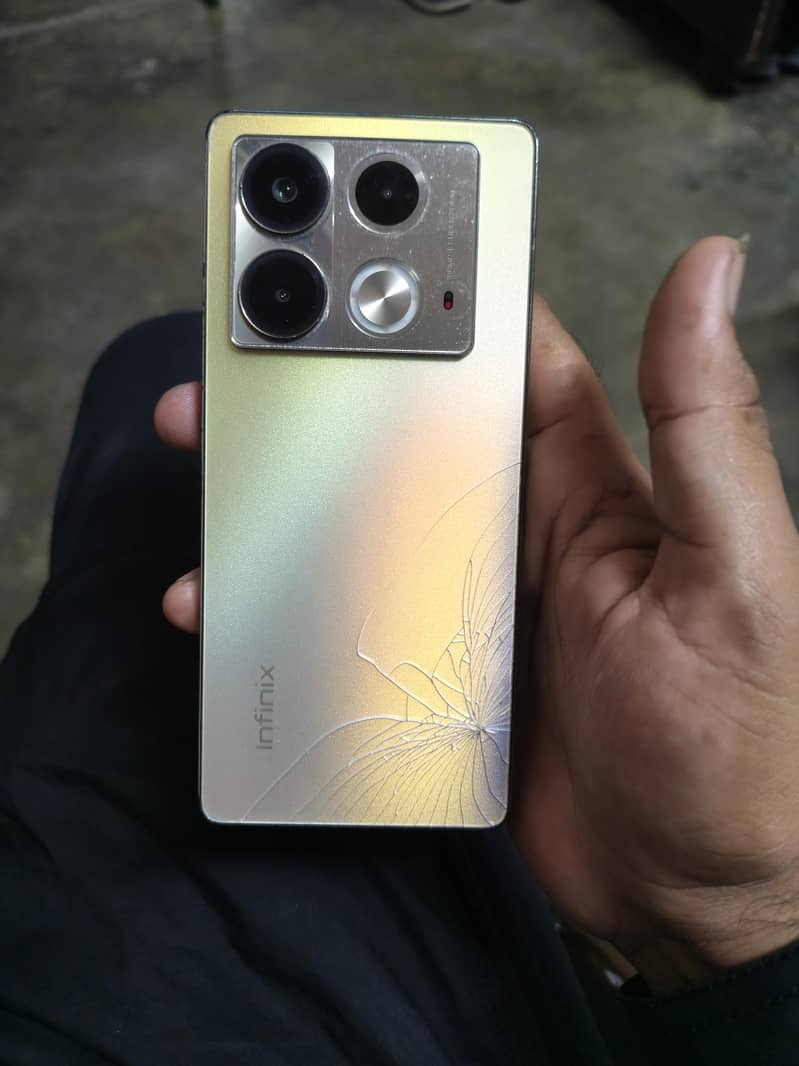 Infinix Note 40 0