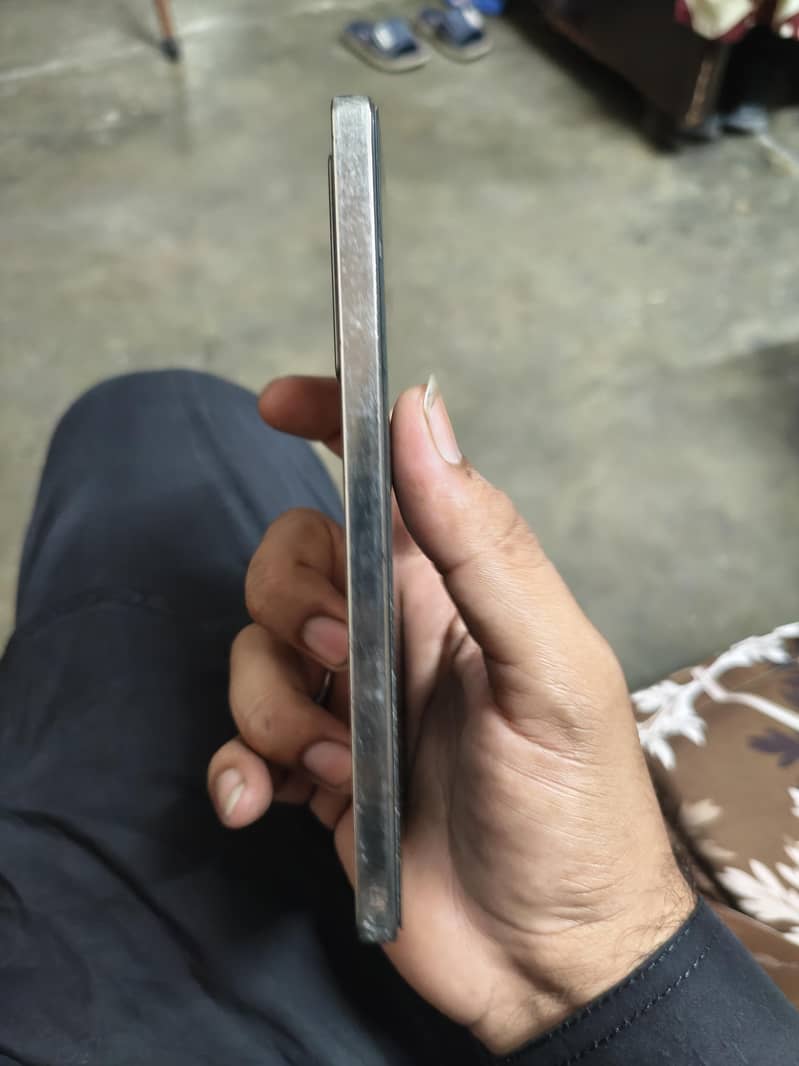 Infinix Note 40 5