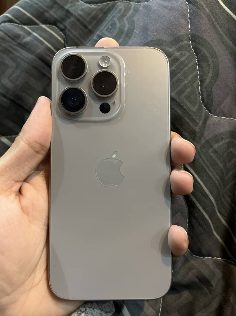 Apple iPhone 15 Pro 0