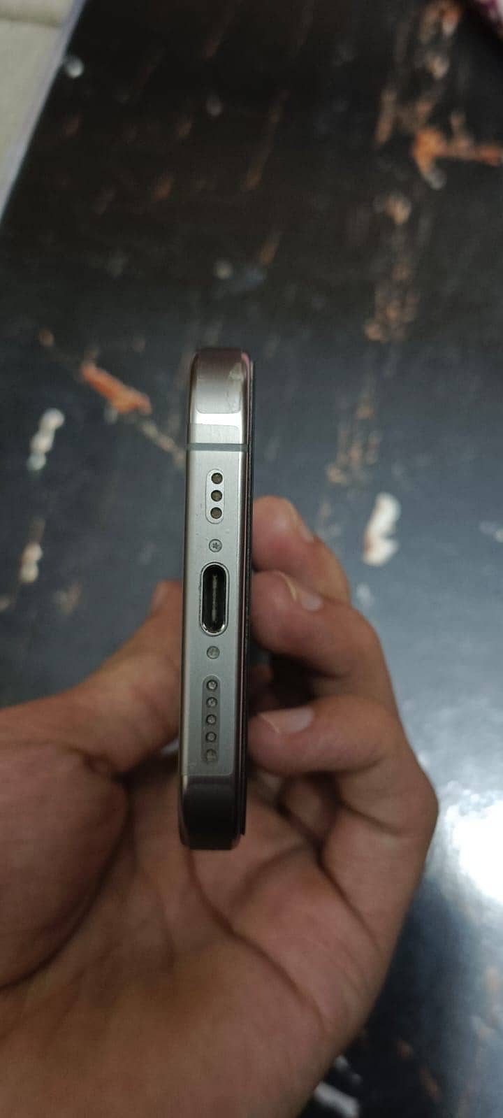 Apple iPhone 15 Pro 1