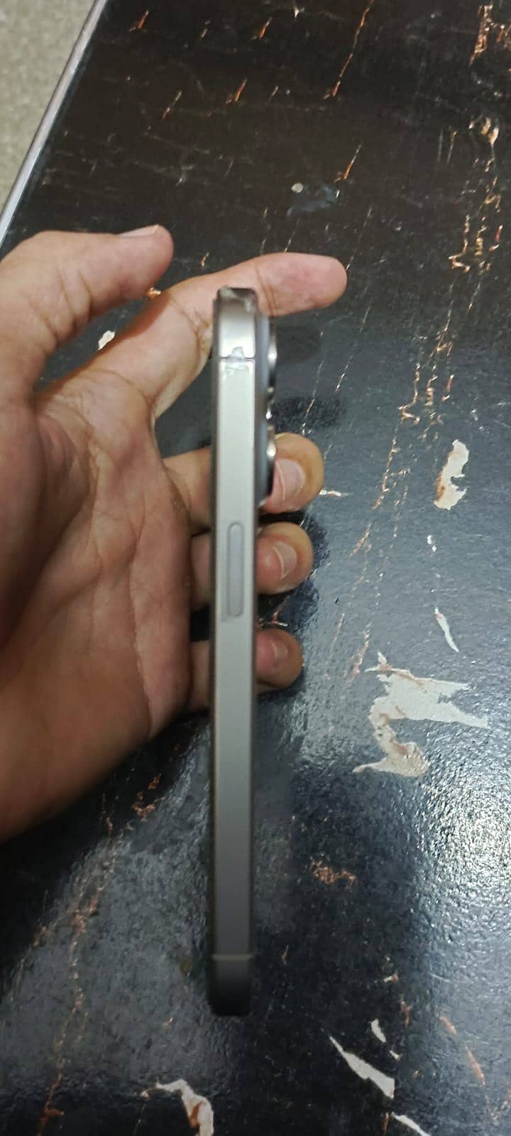Apple iPhone 15 Pro 2