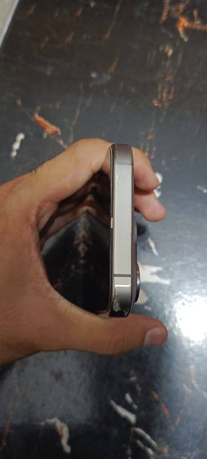 Apple iPhone 15 Pro 4