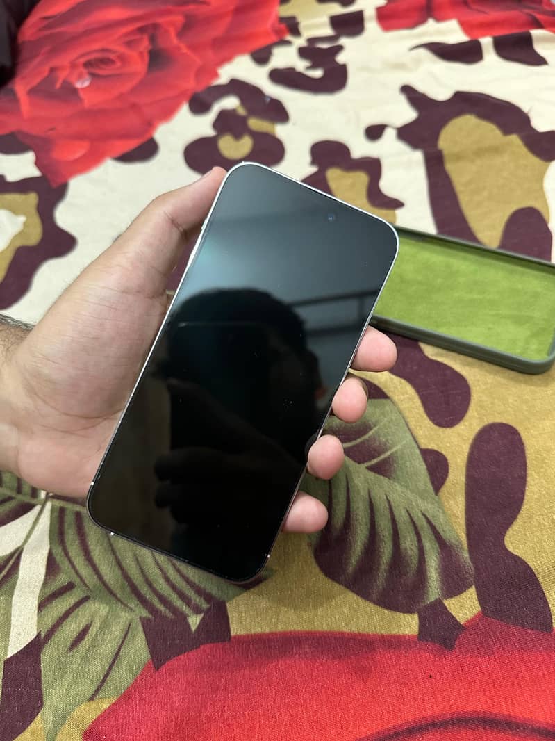iPhone 14 Pro Max 3