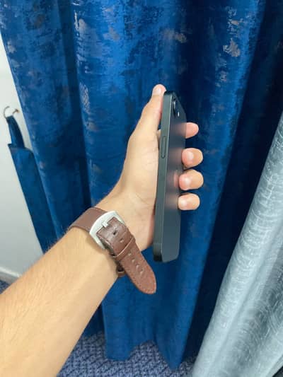 iPhone 16e 128 gb water pack Seald