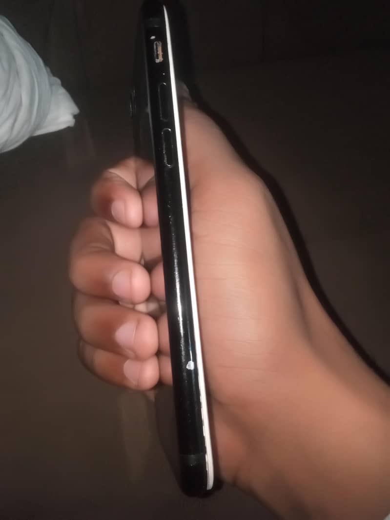Apple iPhone 7 2