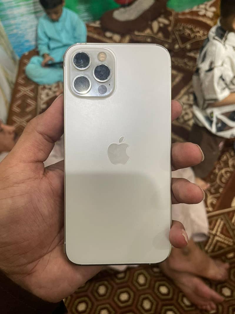 Apple iPhone 12 Pro 4