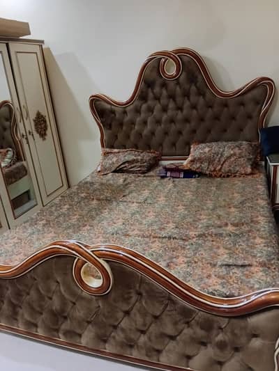 Full Bedroom set for sale 6 pieces.