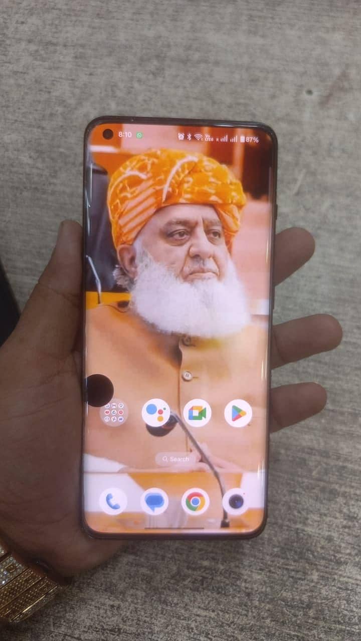 One Plus 10 Pro 4