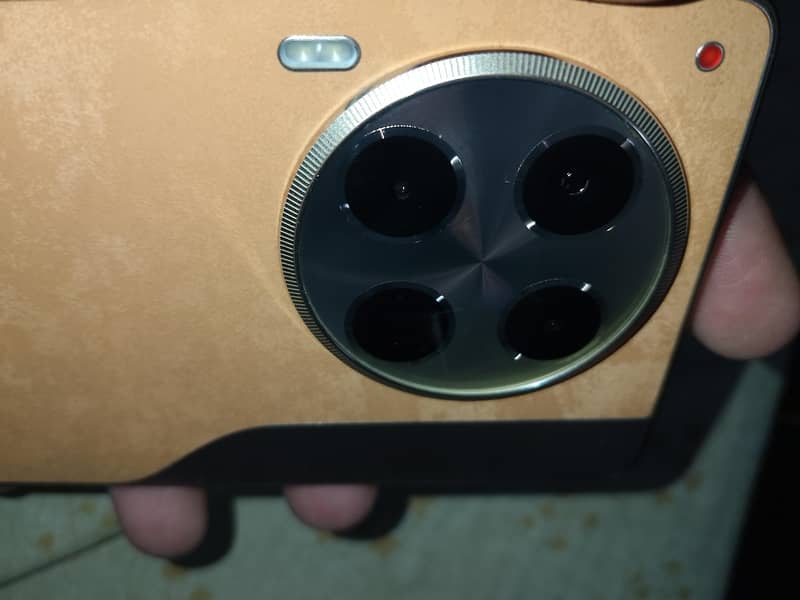 Tecno CAMON 30 4