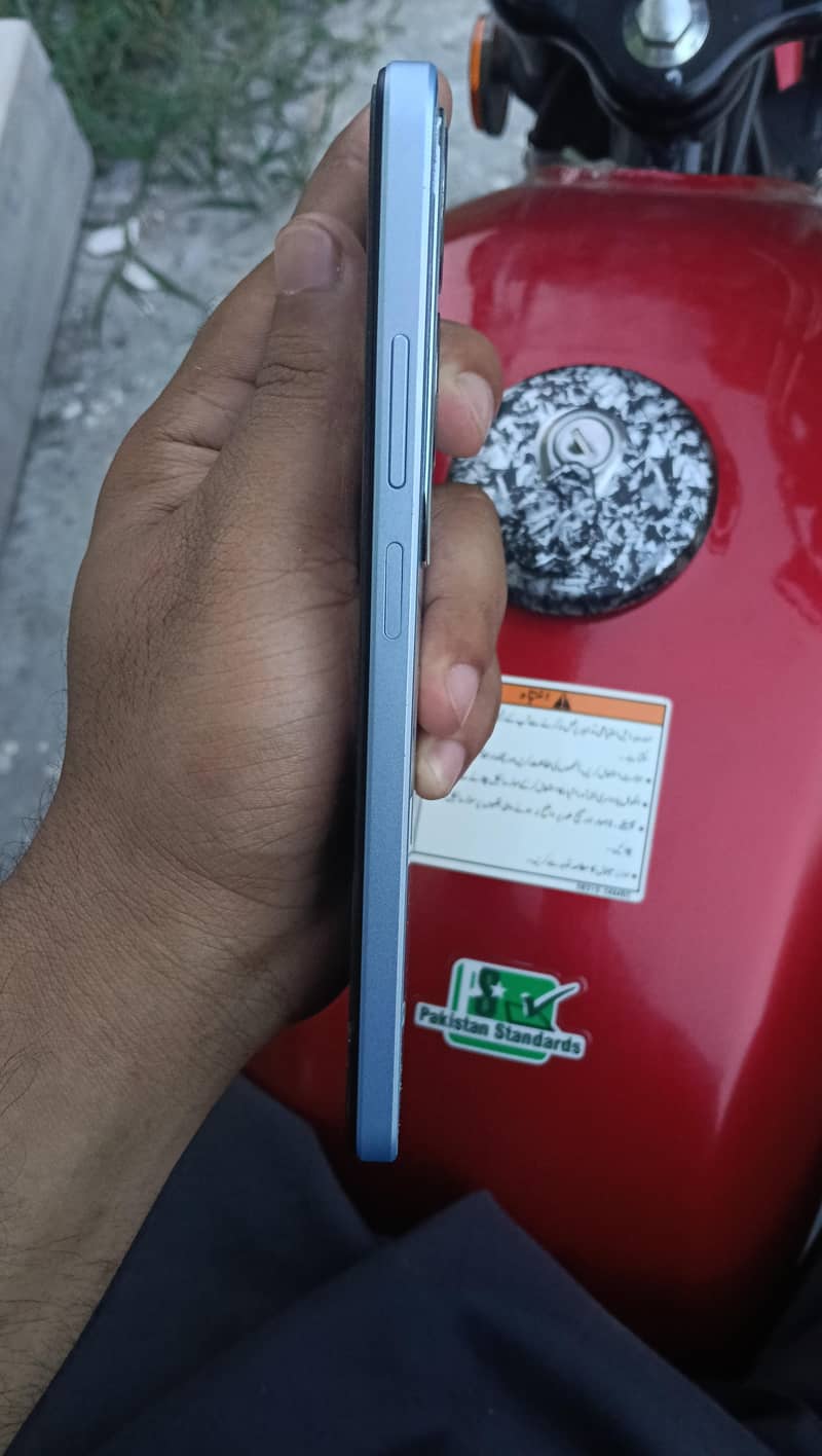 OPPO A60 5