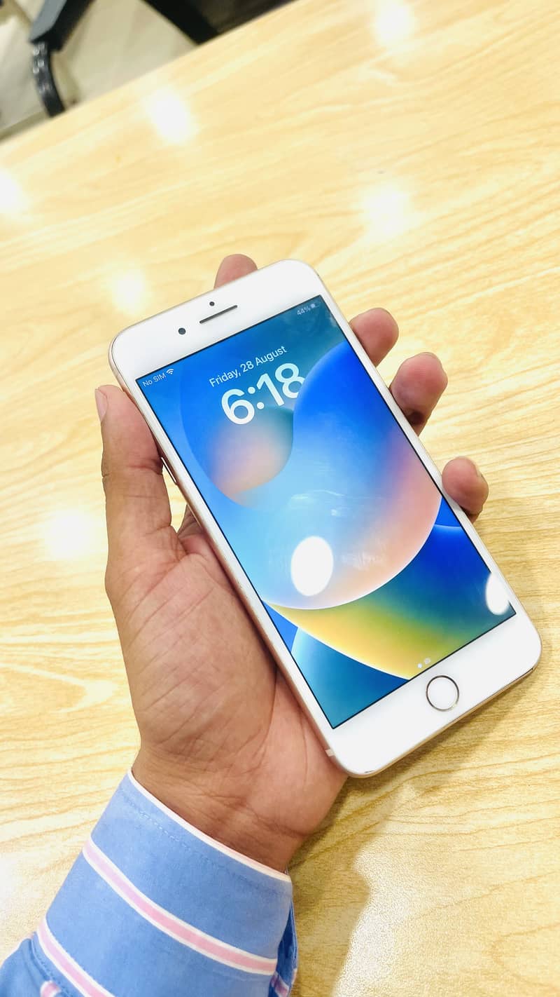 Apple iPhone 8 Plus 1
