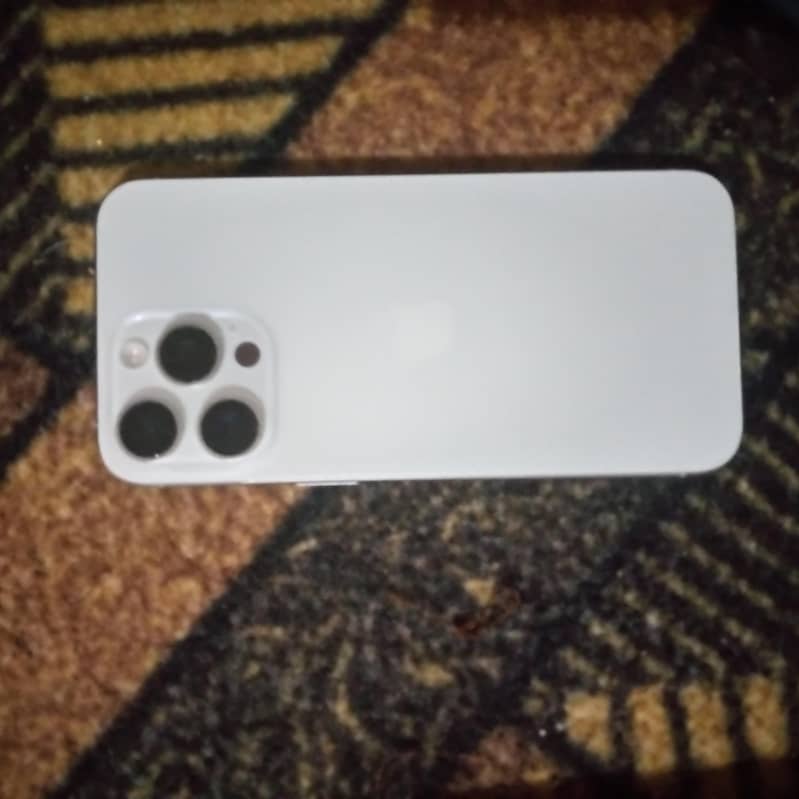 Apple iPhone 15 Pro Max 0