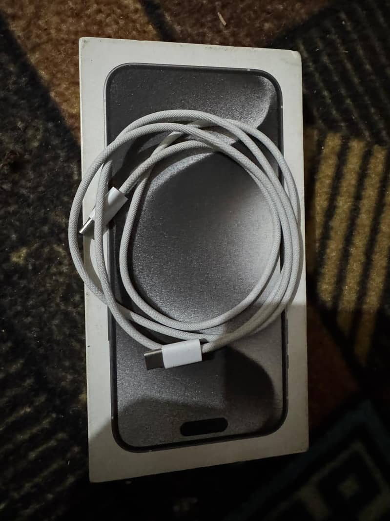 Apple iPhone 15 Pro Max 4