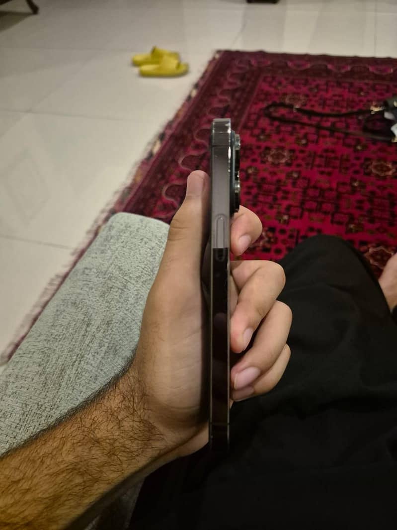 Apple iPhone 14 Pro 1